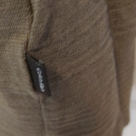 Calkin Klein Ribbed V Neck - Picture 3 of 4